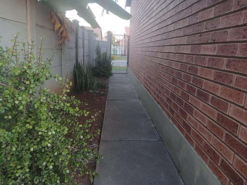 To Let 3 Bedroom Property for Rent in Waterval East North West